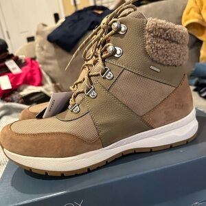 Braies Faux Fur Hiker Boot- Amphibiox GEOX size 11 women’s boot